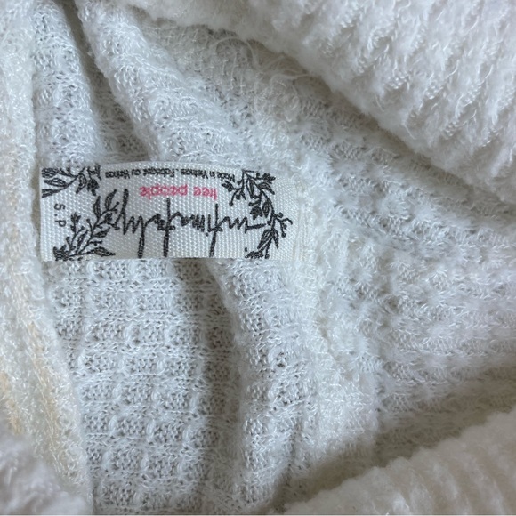 Free people white turtleneck bodysuit size small - Picture 3 of 3